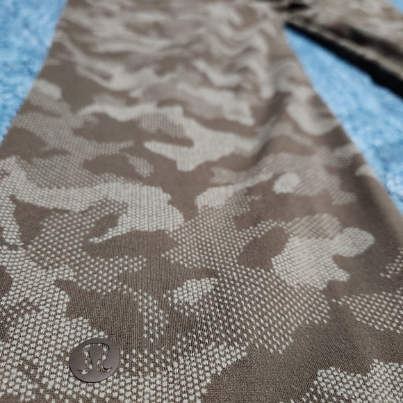 Lululemon Ready to Rulu Heritage Camo Jogger Dark Olive Green Twill Size 4 - Picture 8 of 9